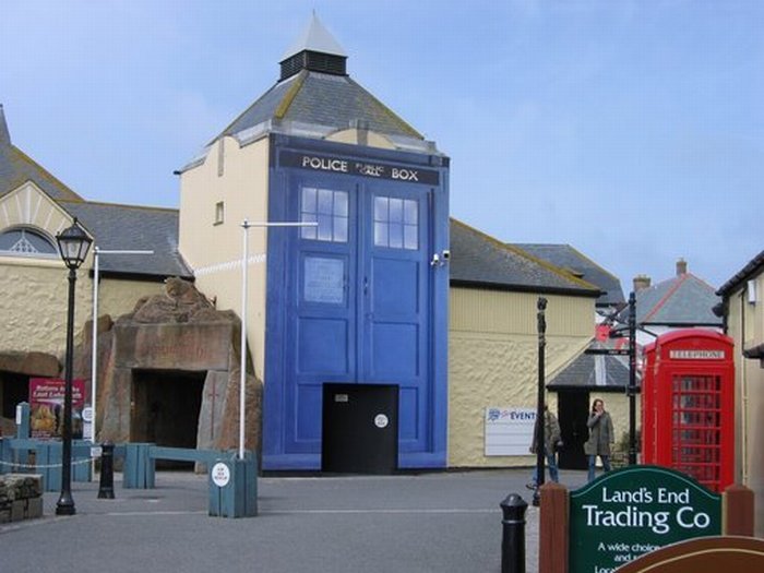 Cornwall-LandsEnd-Tardis.jpg